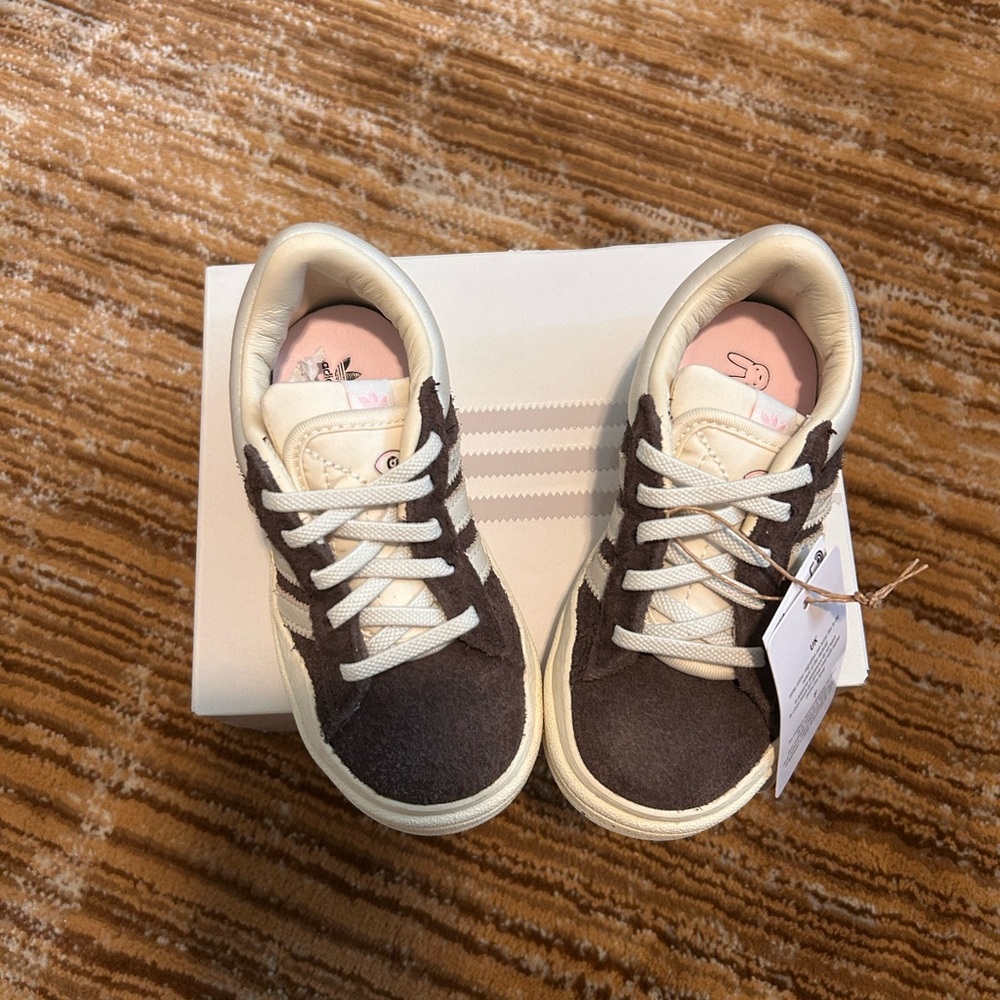 Bad Bunny Campus I
7c
Brown & White
Brand New with Tags